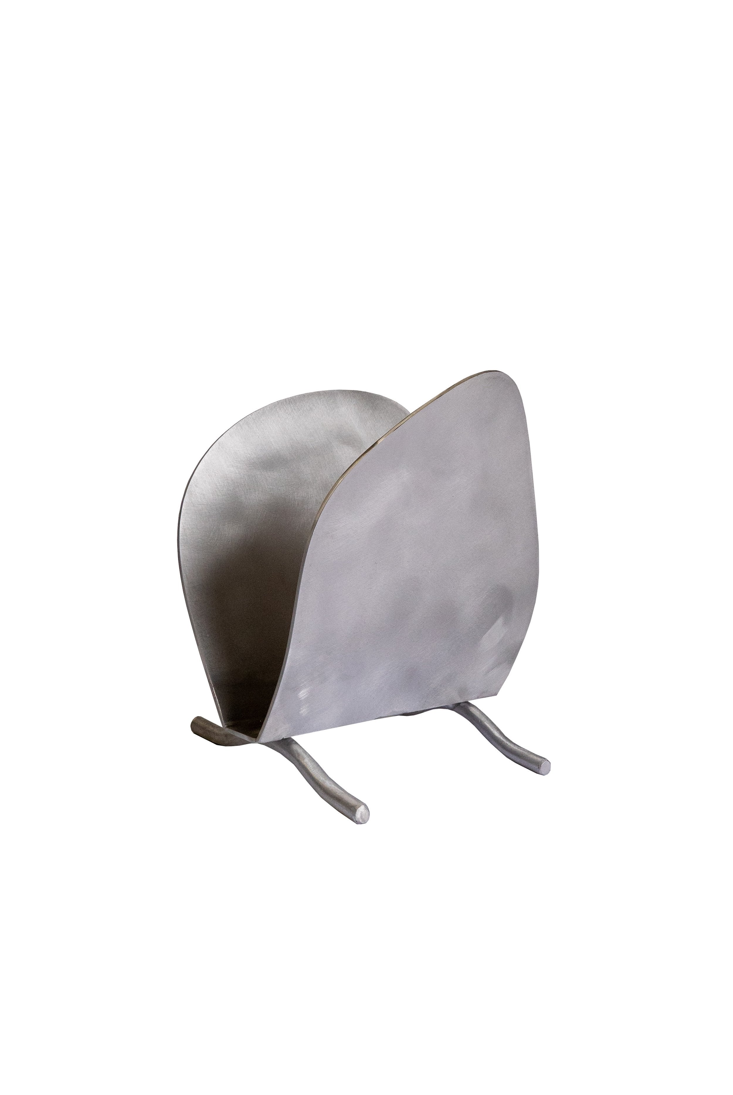 Magazine rack by Six Dots Design